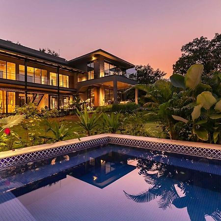 Stayvista At The Charcoal Villa Luxury Collection Alībāg Dış mekan fotoğraf