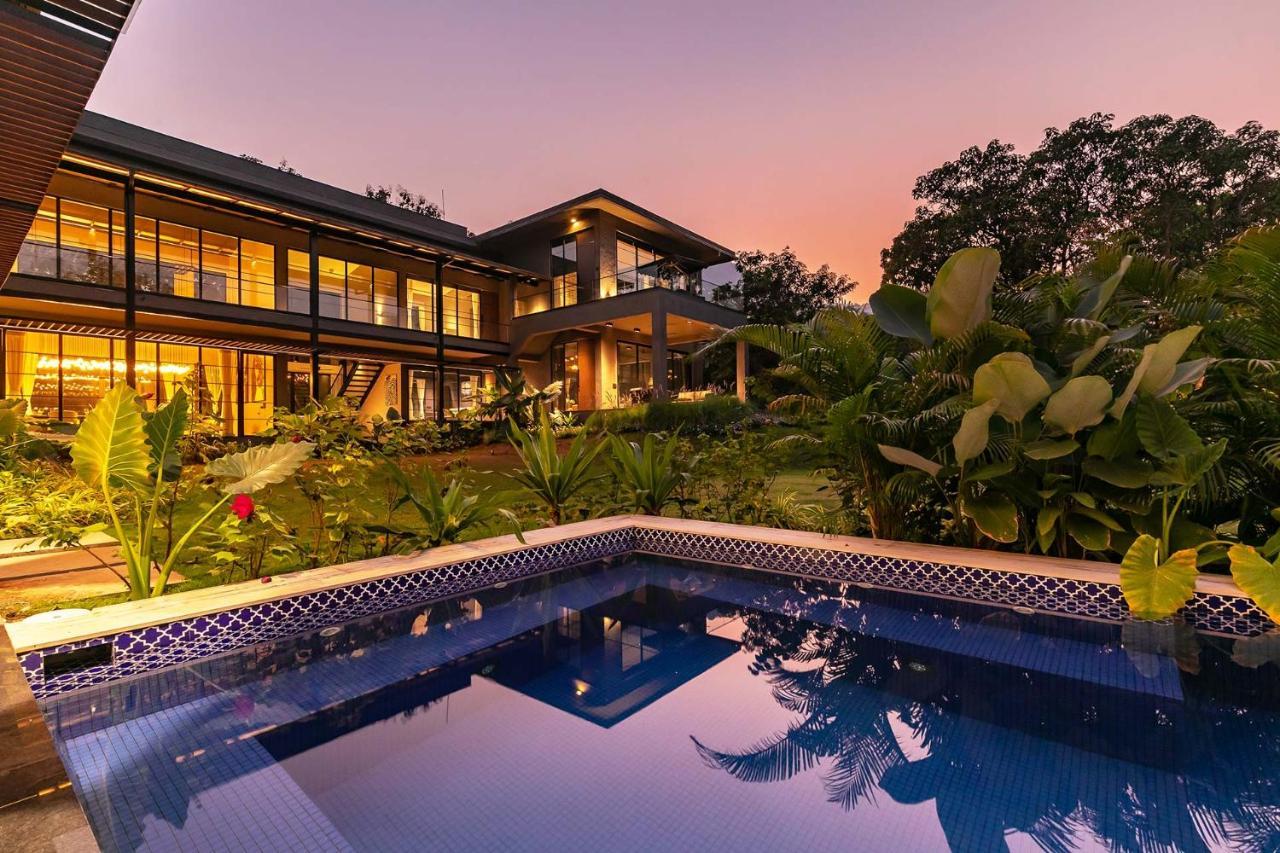 Stayvista At The Charcoal Villa Luxury Collection Alībāg Dış mekan fotoğraf