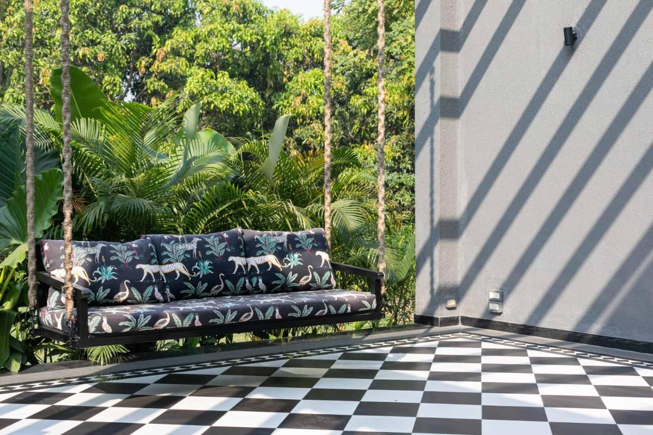 Stayvista At The Charcoal Villa Luxury Collection Alībāg Dış mekan fotoğraf