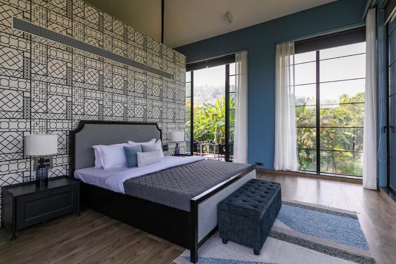 Stayvista At The Charcoal Villa Luxury Collection Alībāg Dış mekan fotoğraf