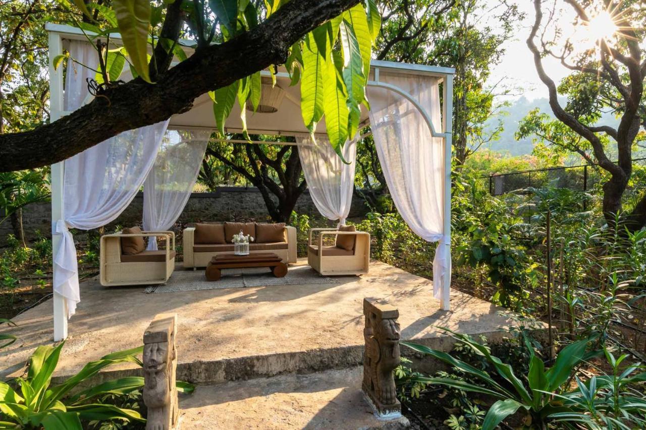 Stayvista At The Charcoal Villa Luxury Collection Alībāg Dış mekan fotoğraf