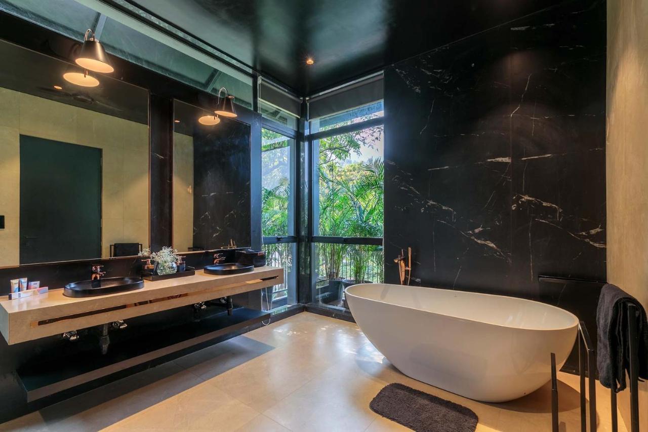 Stayvista At The Charcoal Villa Luxury Collection Alībāg Dış mekan fotoğraf