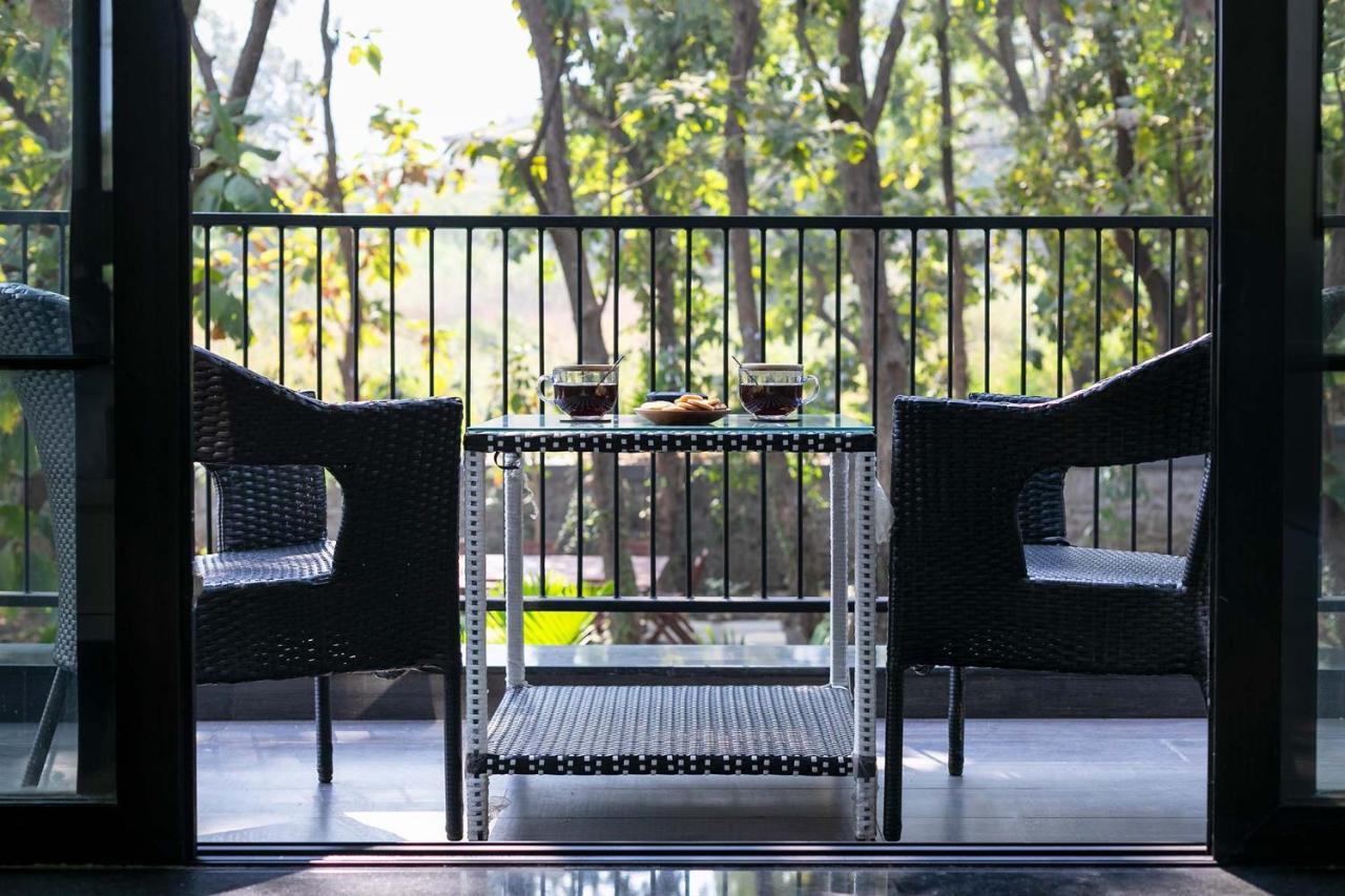 Stayvista At The Charcoal Villa Luxury Collection Alībāg Dış mekan fotoğraf