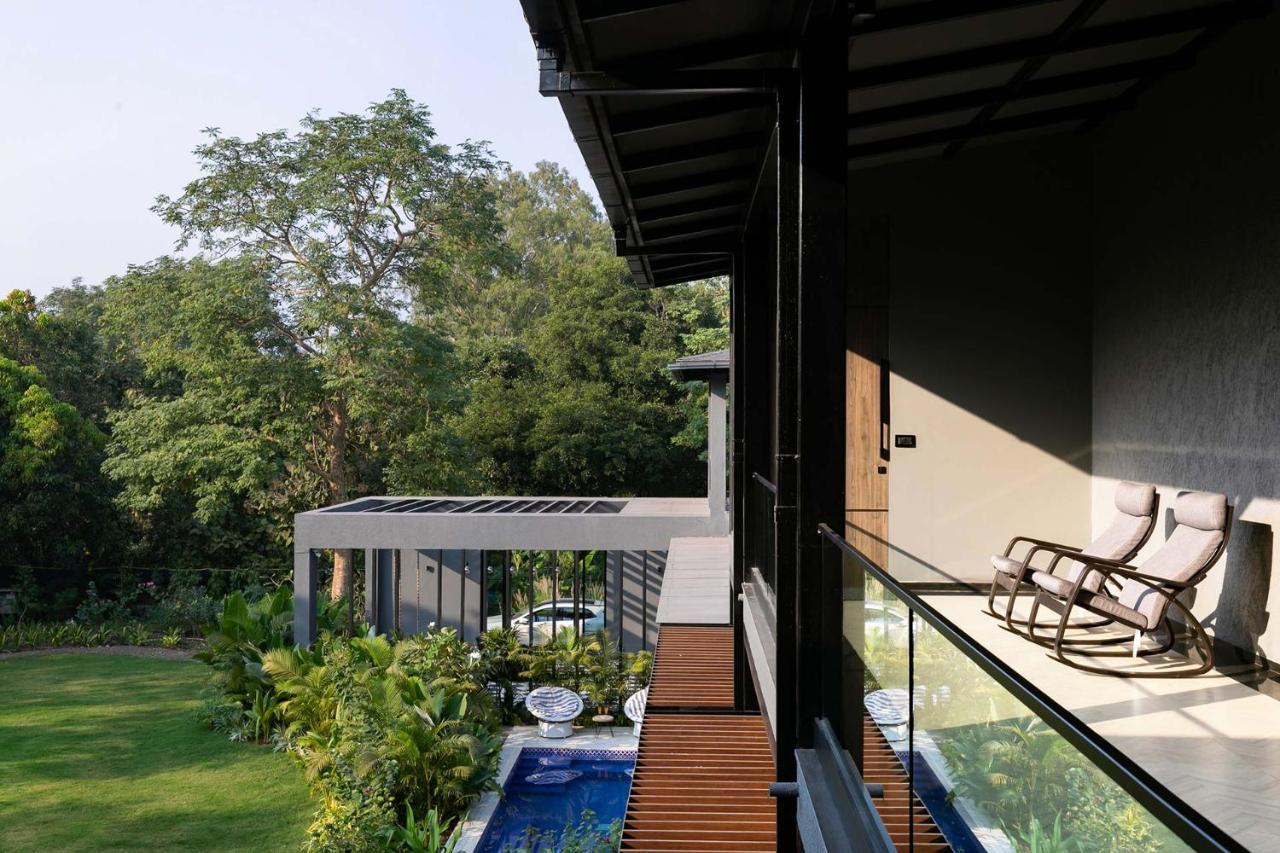 Stayvista At The Charcoal Villa Luxury Collection Alībāg Dış mekan fotoğraf