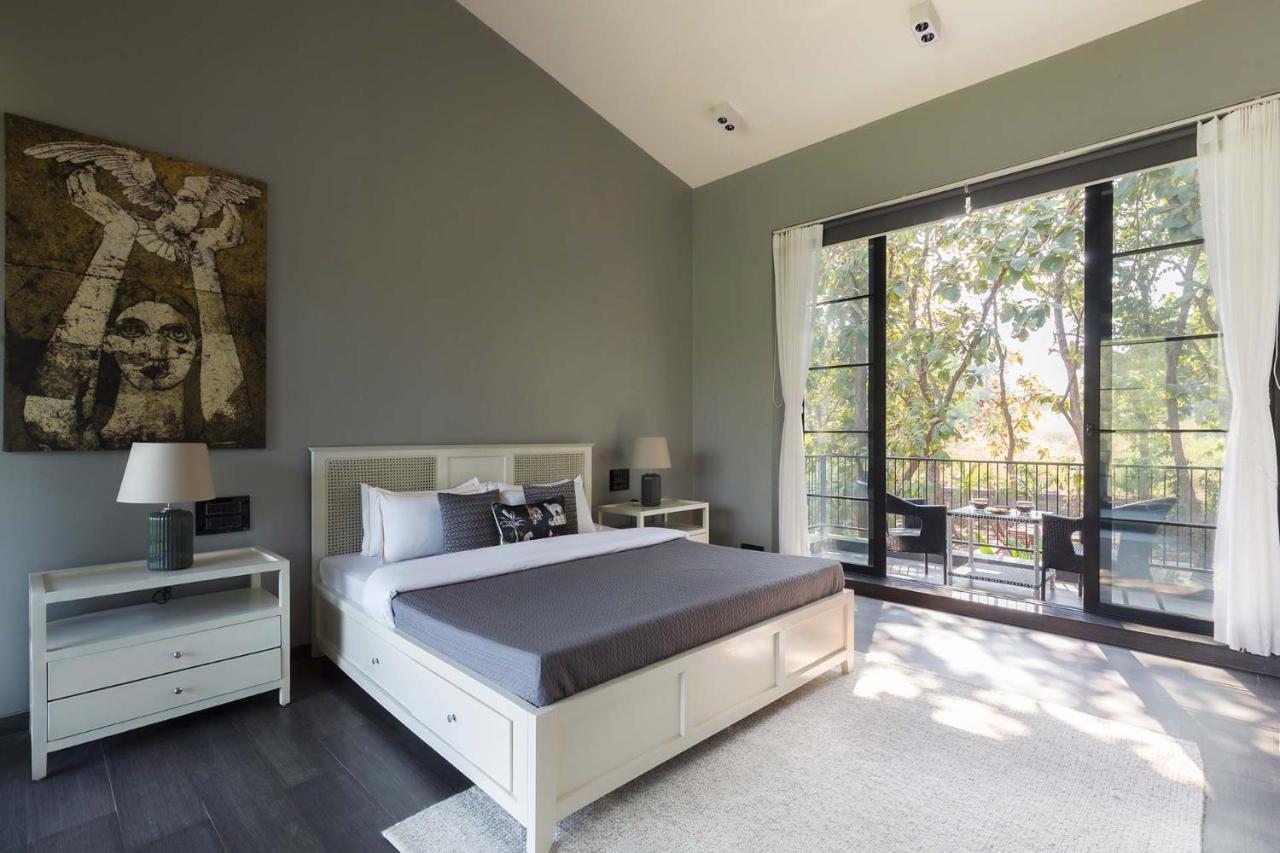 Stayvista At The Charcoal Villa Luxury Collection Alībāg Dış mekan fotoğraf