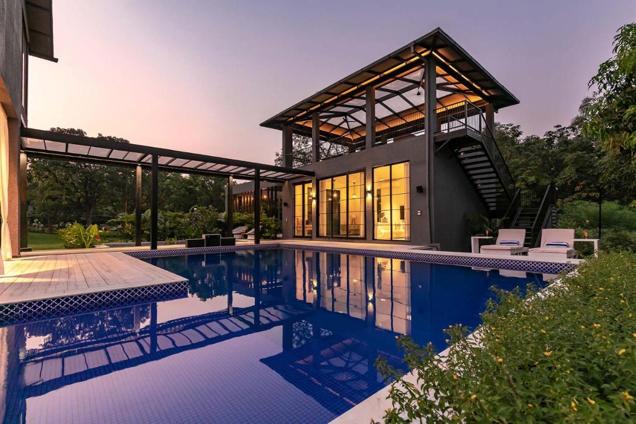 Stayvista At The Charcoal Villa Luxury Collection Alībāg Dış mekan fotoğraf