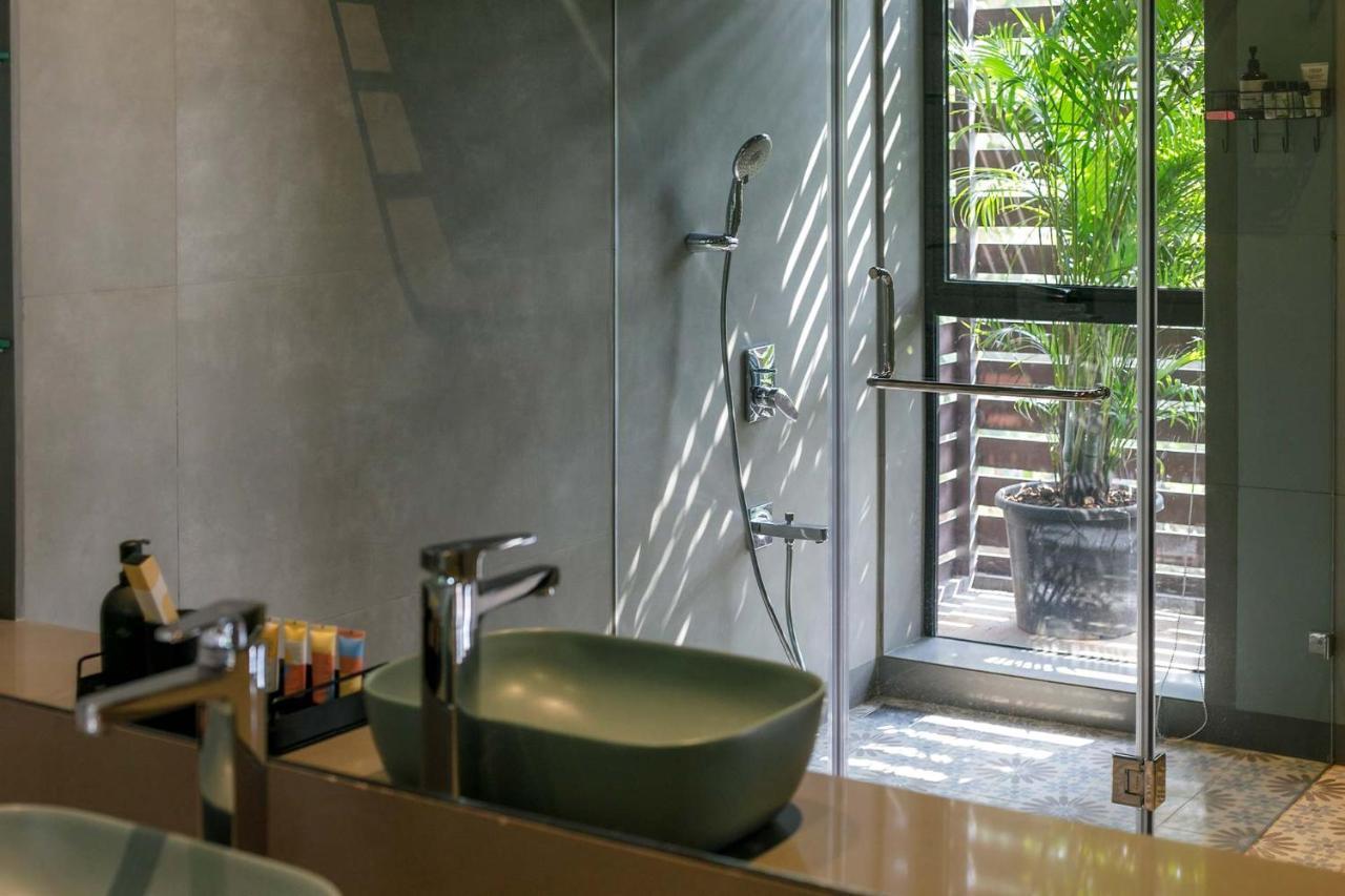 Stayvista At The Charcoal Villa Luxury Collection Alībāg Dış mekan fotoğraf