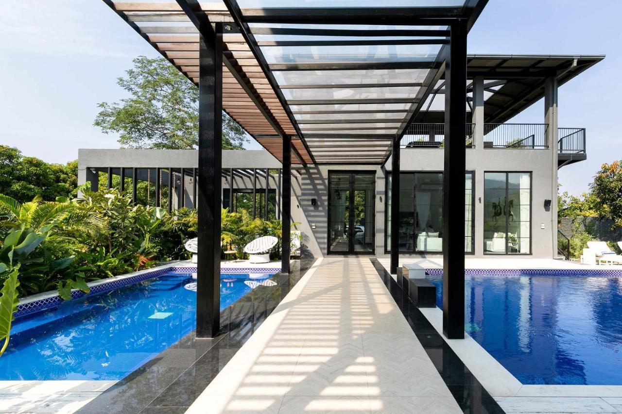 Stayvista At The Charcoal Villa Luxury Collection Alībāg Dış mekan fotoğraf