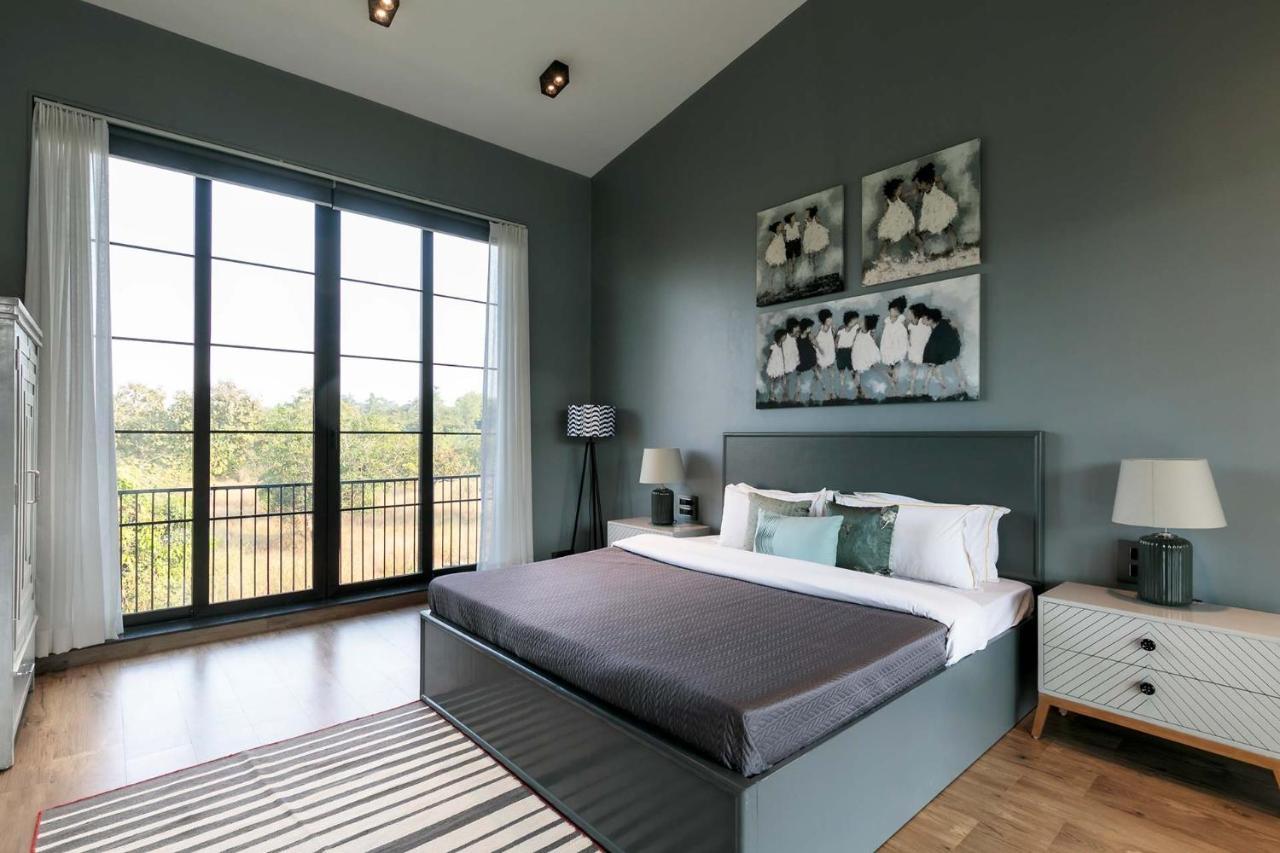 Stayvista At The Charcoal Villa Luxury Collection Alībāg Dış mekan fotoğraf