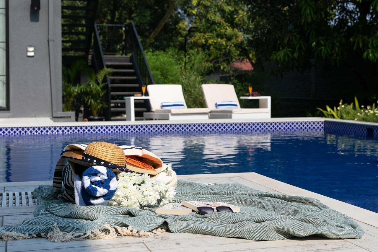 Stayvista At The Charcoal Villa Luxury Collection Alībāg Dış mekan fotoğraf